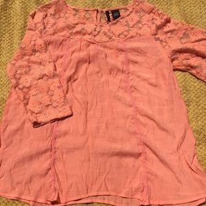 NEW 🏷 BOGO SALE CUTE TOP